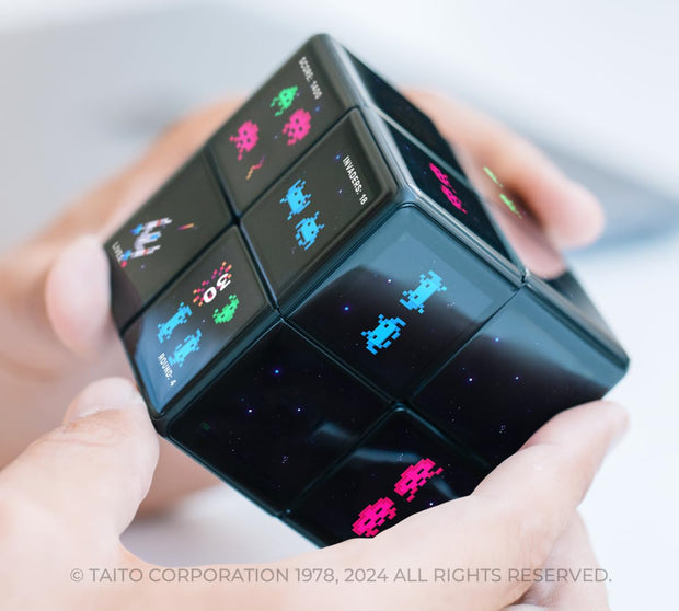 🧩 Innovative Cube-Shaped Handheld Gaming Device